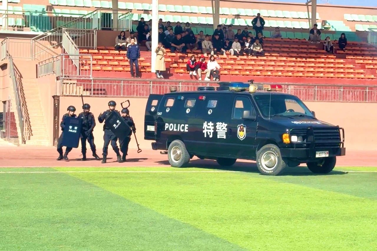 “警校联动”筑平安 我校联合永宁公安开展反恐防暴应急演练(图5) 1-2404221050334c.jpg