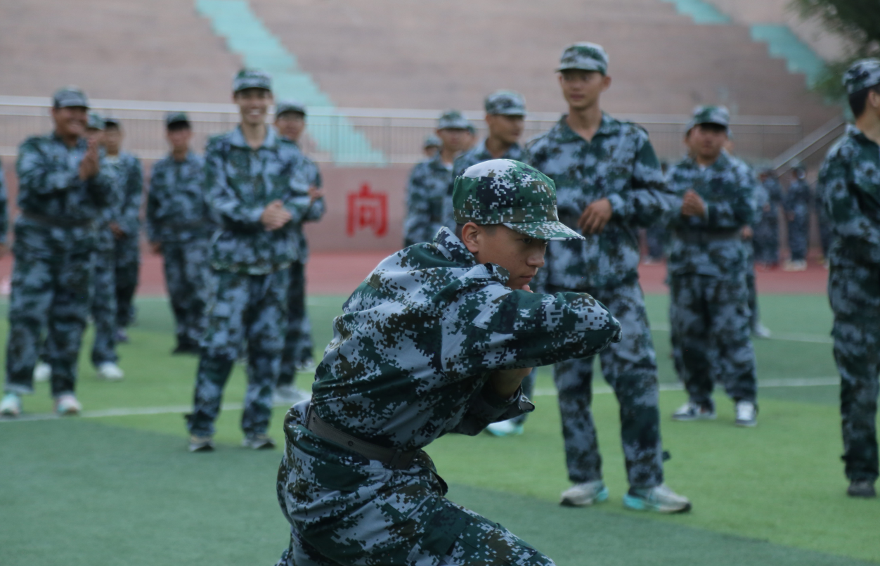 身着迷彩绿 军训正当时(图13)