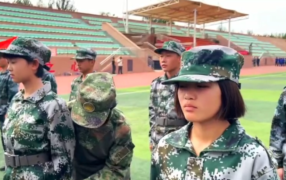 身着迷彩绿 军训正当时(图20)