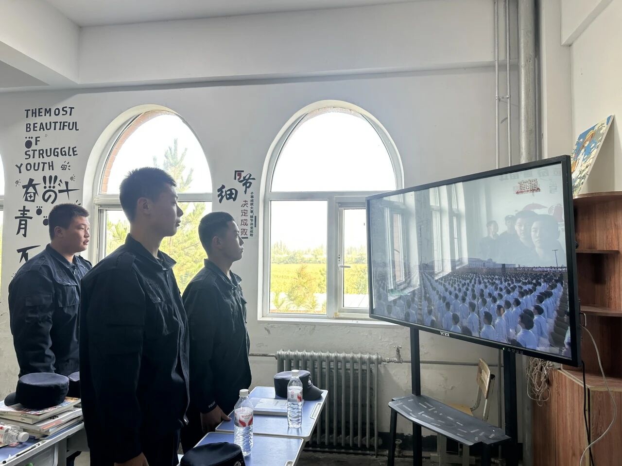 共鉴国家盛典，激扬爱国情怀——我校全体师生观看纪念中国人民抗日战争暨世界反法西斯战争胜利80周年大会2025年9月3日，中国人民抗日战争暨世界反法西斯战争胜利80周年纪念日，我校全体师生集体收看阅兵盛(图7)