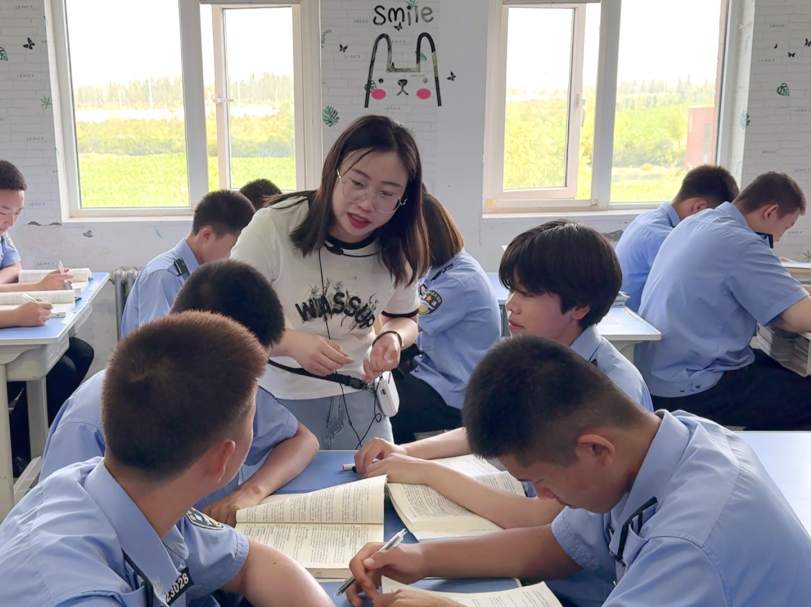 感恩润心 微笑相伴 和乐成长 向赢逐梦丨我校开展四大文化系列主题活动(图18) 1-26062309250cS.png