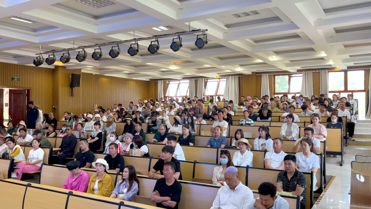 家校同心育桃李 文化赋能助成长丨 我校“感恩共育·四大文化”专题家长会圆满举行(图13) 1-2606230SJC32.png